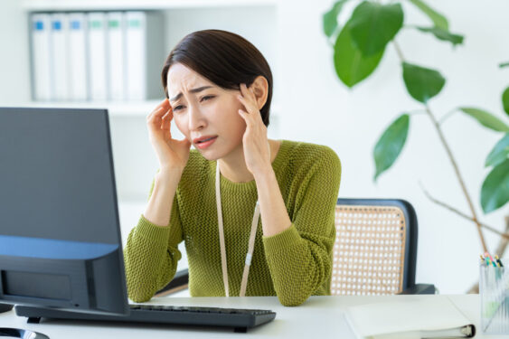 サブリース契約に後悔する女性
